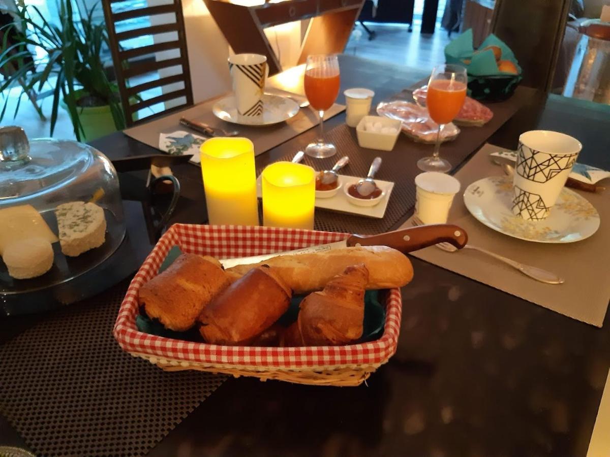 Dans Un Jardin Bb Et Jacuzzi Bed and Breakfast Mandelieu Εξωτερικό φωτογραφία