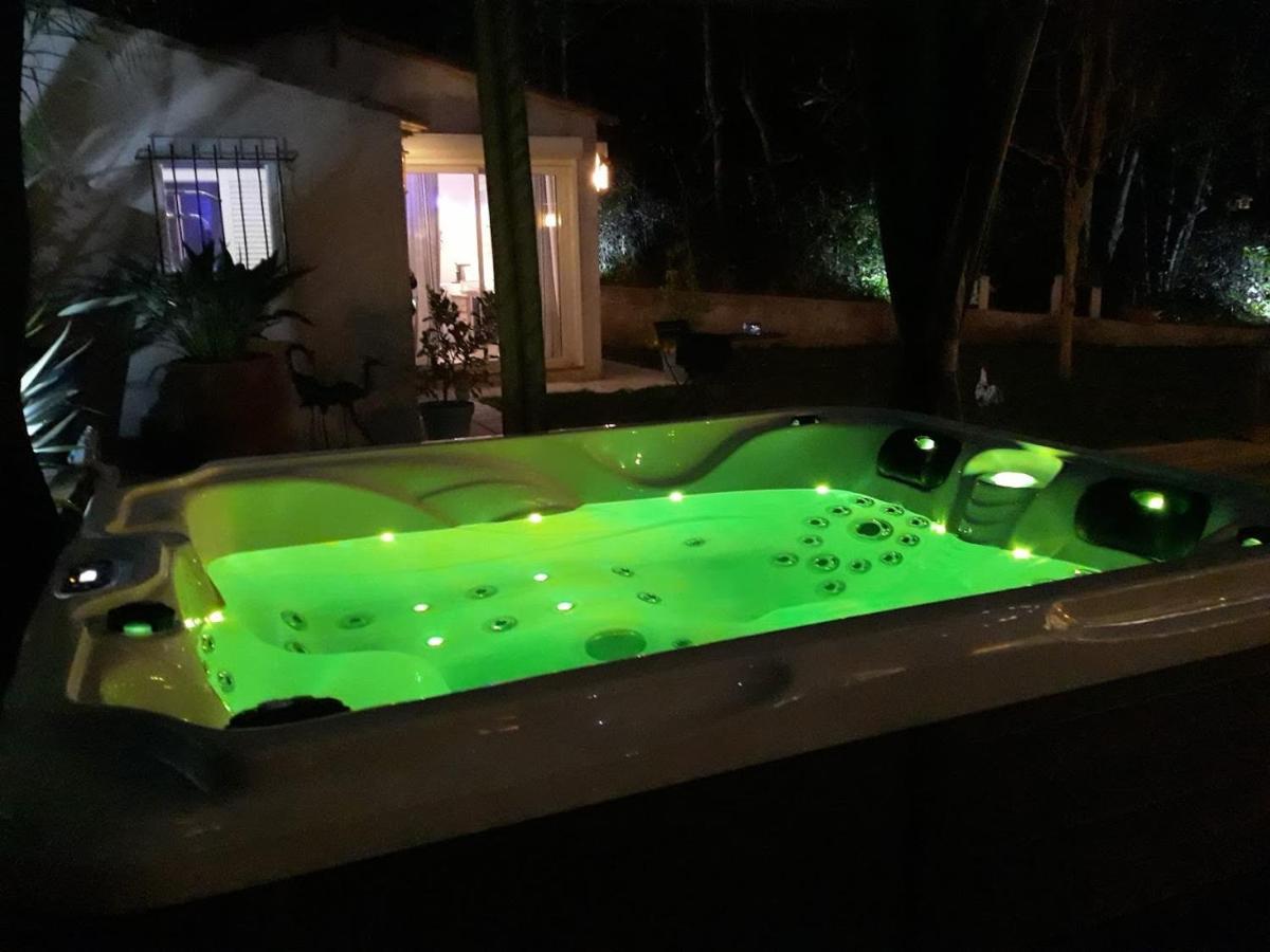 Dans Un Jardin Bb Et Jacuzzi Bed and Breakfast Mandelieu Εξωτερικό φωτογραφία